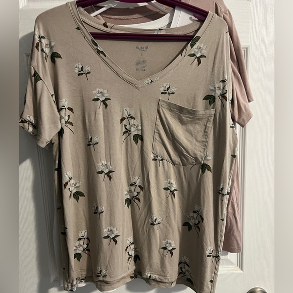 Kyte Baby Khaki Magnolia V-Neck Tee - Picture 2 of 2